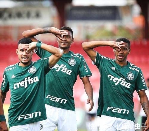 顯然不僅僅 顯然不僅僅