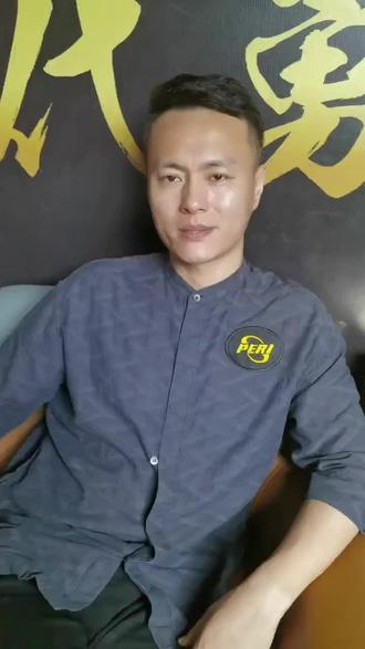 她在比赛中 她在比赛中